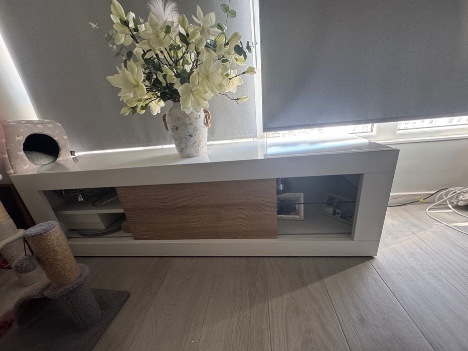 URGENTE - Móvel de TV 1,70 com luz led lacado branco
