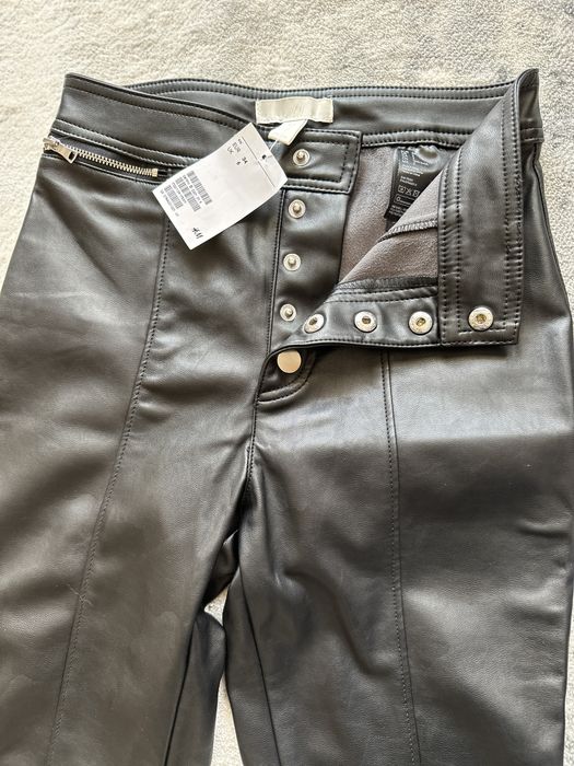 Czarne spodnie ze skóry H&M