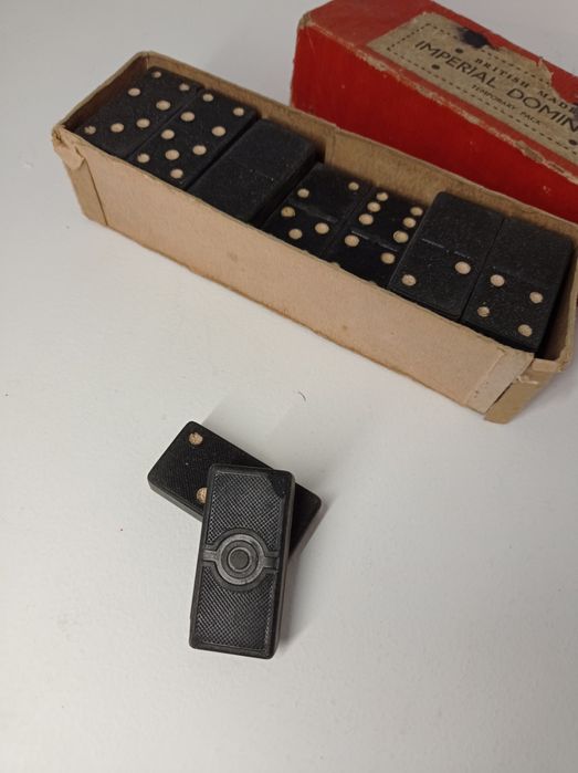 Dominó - British made