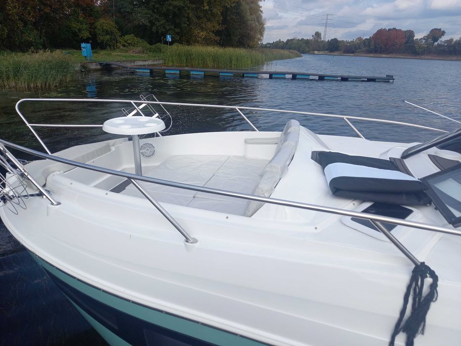 Jacht motorowy CORAL 28htc -2025 -gotowy do odbioru