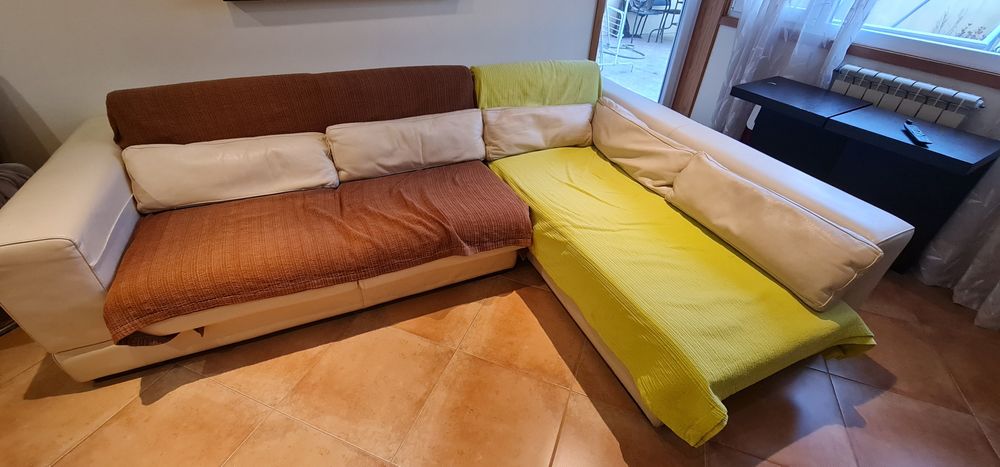 Sofá com chaise longue