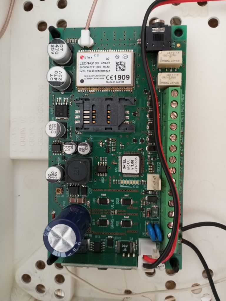 Alarm GSM Satel MICRA v3.00 + piloty – sprawna, kompletna, używana