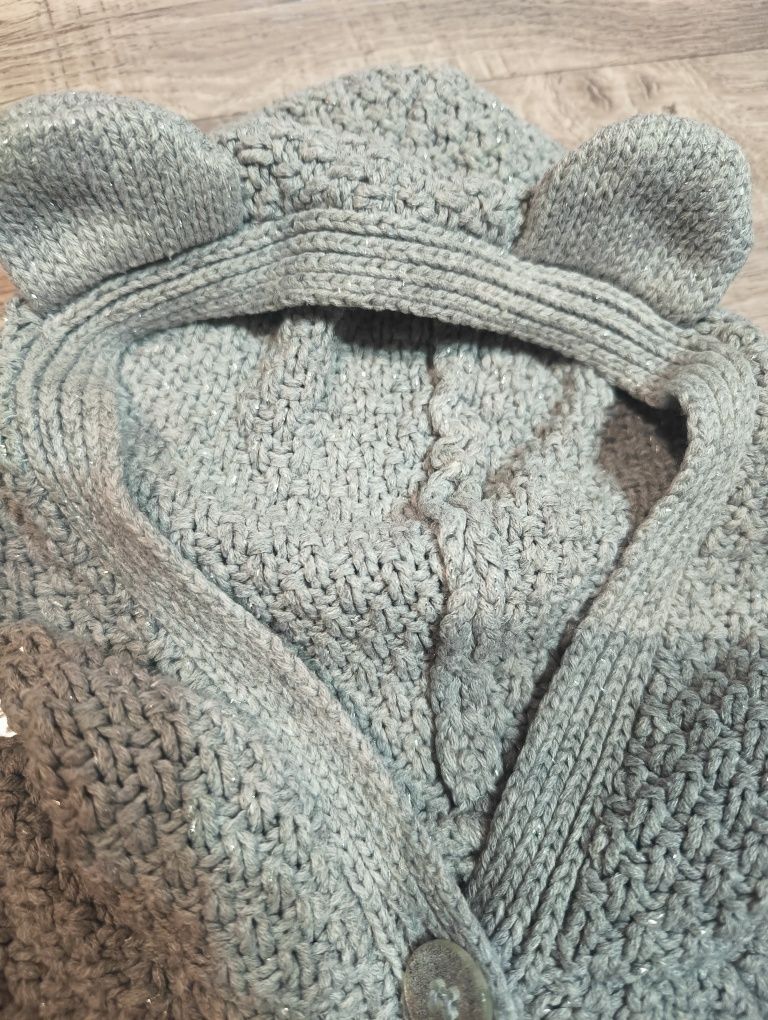 Sweterek bezrękawnik miś