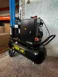 Kompresor śrubowy Sprężarka 100L 2,2kW 280L/min 230V Panel sterowania