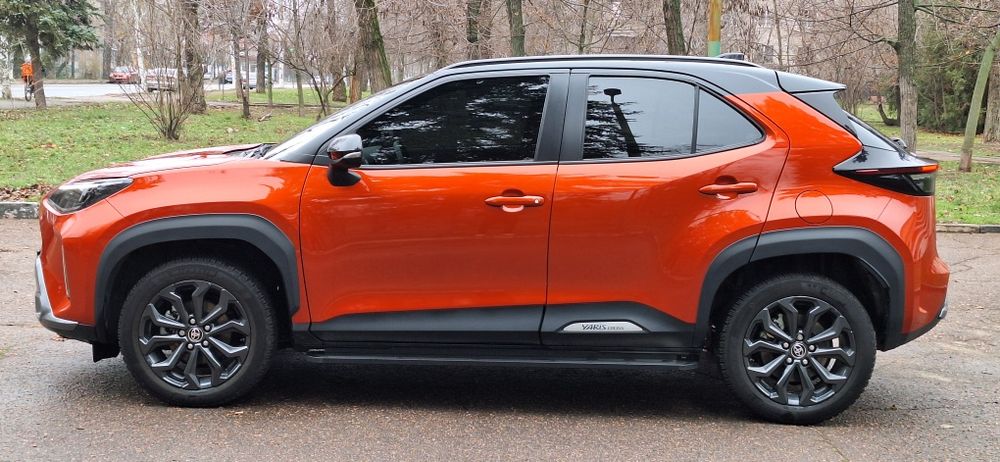 Продам Toyota Yaris Cross hybrid 2023
