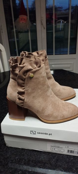 Botins novos tam. 36