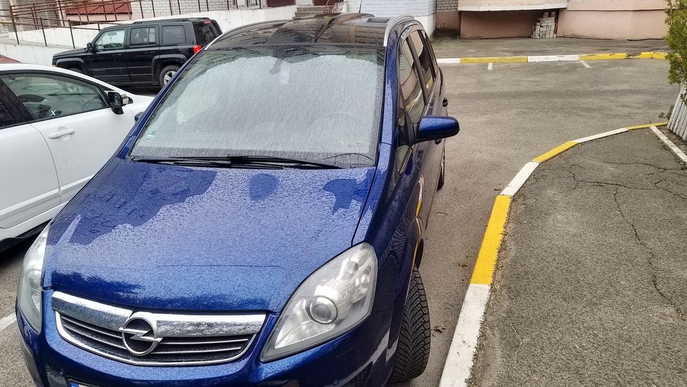 Продам авто Опель Зафіра, 2009 року