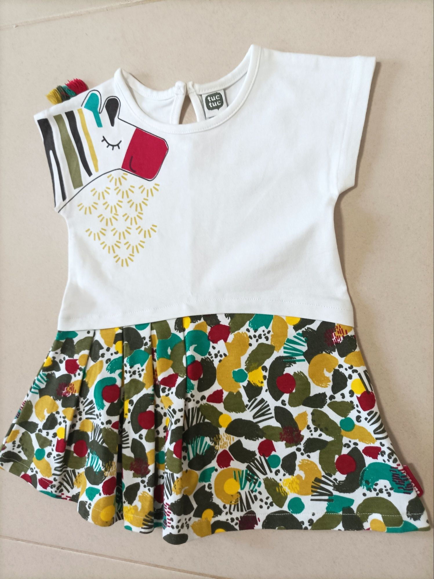 Lote de 10 peças de Roupa para Menina (12 Meses)