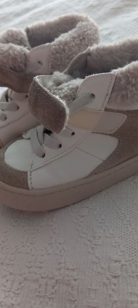 Sapatilhas Bota Zara Tam 23