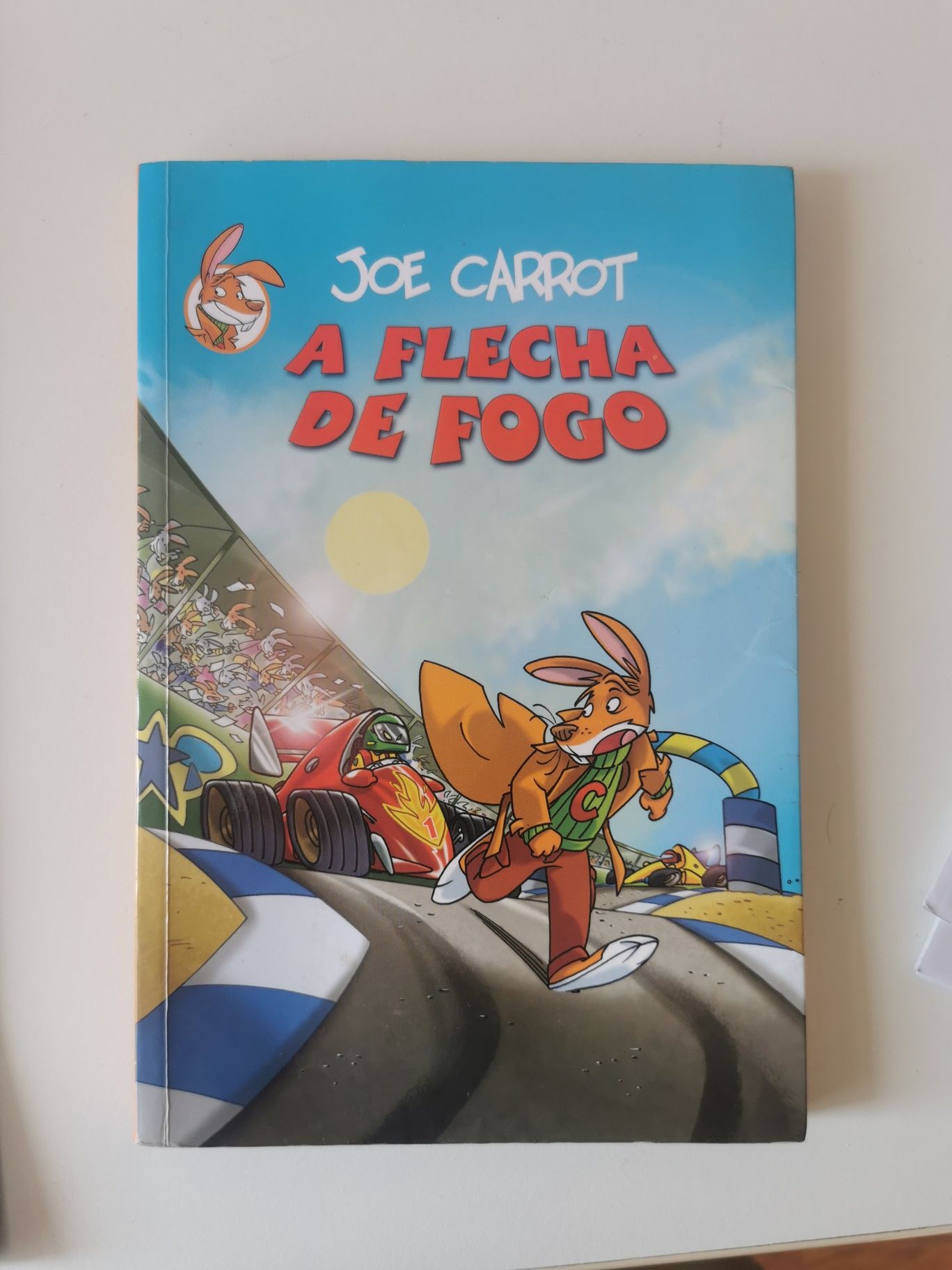Livro "A flecha de fogo" Joe Carrot