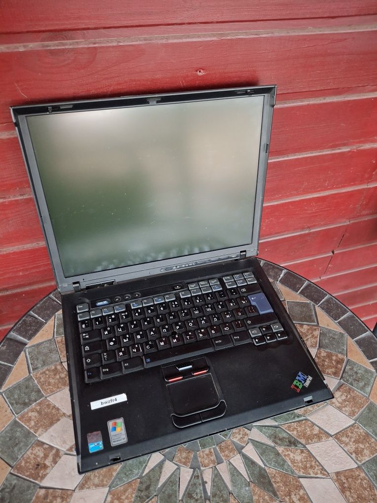 Ноутбук IBM Thinkpad.