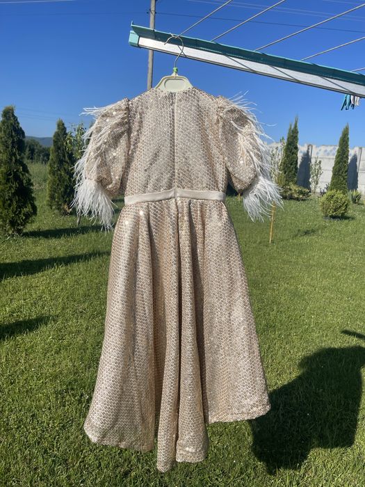 Наряне плаття,сукня