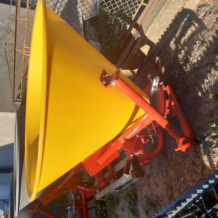 Розкидач міндобрив, рум, лійка