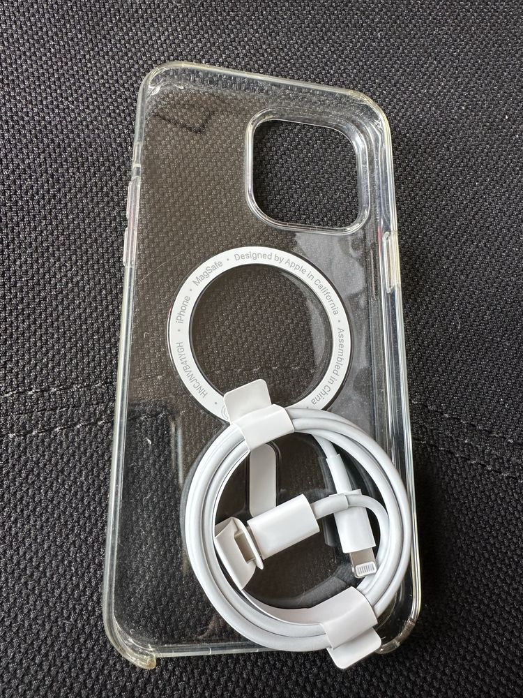 Kabel lightning usbc + etui iphone 14 pro max