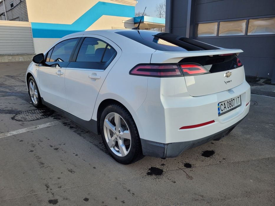 Підзаряжаємий гібрид ШЕВРОЛЕ VOLT