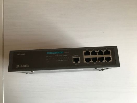 Hub D-link DFE-908Dx