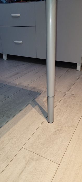 IKEA białe biurko 150x75cm, regulowana wysokość 60/90cm