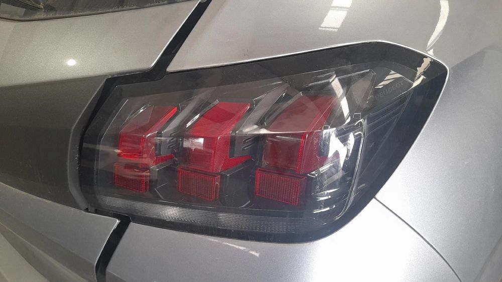 Farolim direito PEUGEOT 208 II