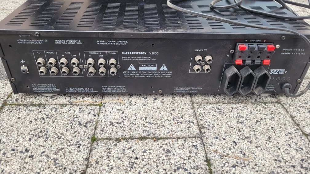 Wzmacniacz Grundig V8100