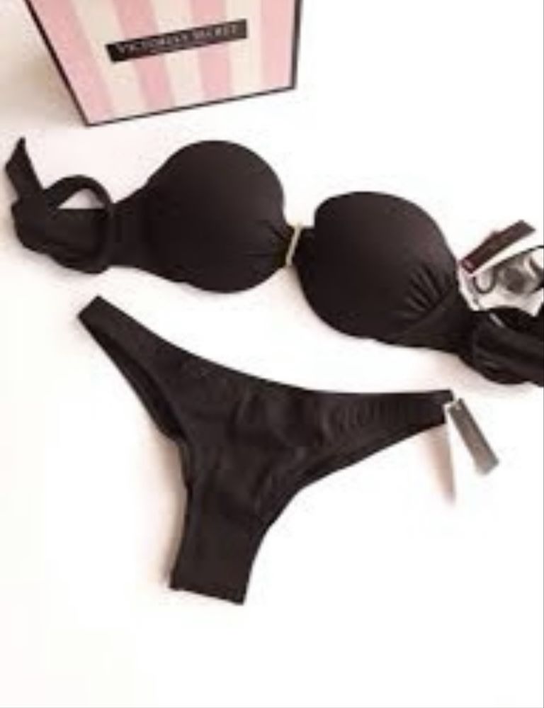 Неперевершений топ/роздільний купальник з пуш-апом Victoria’s Secret.