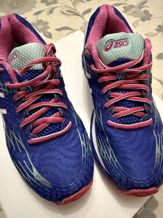 Кросівки     Asics