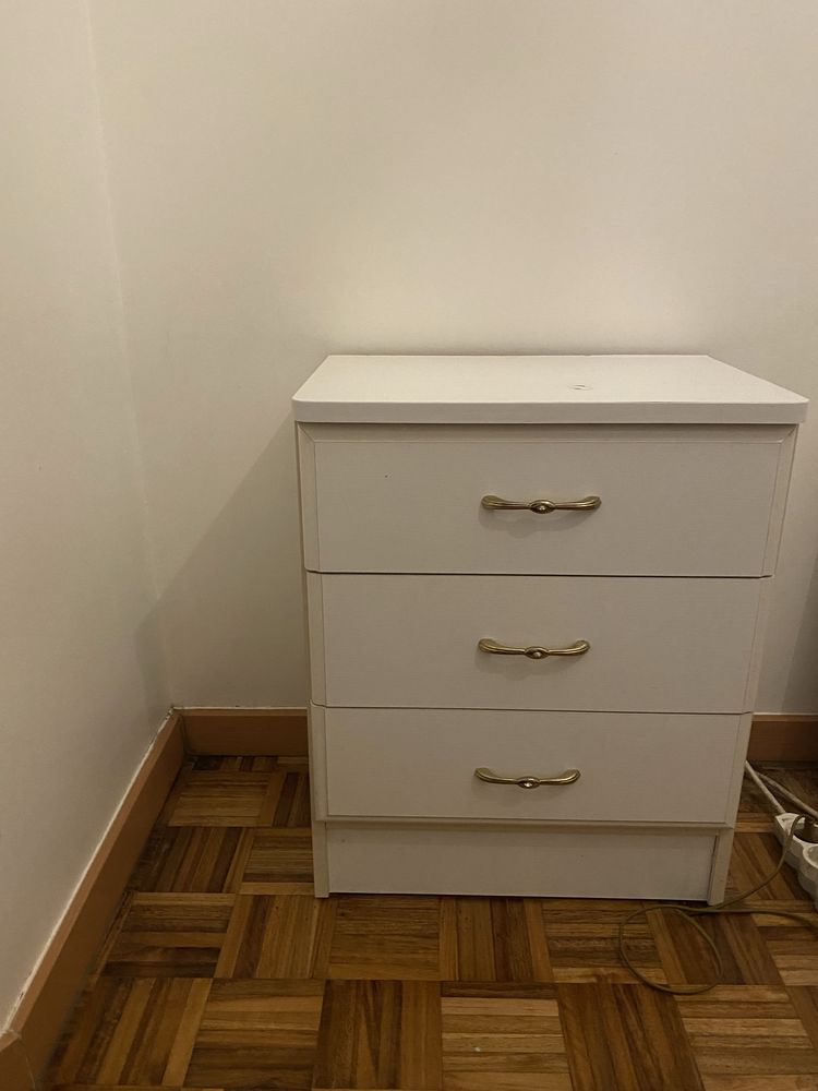 Vendo comoda com espelho