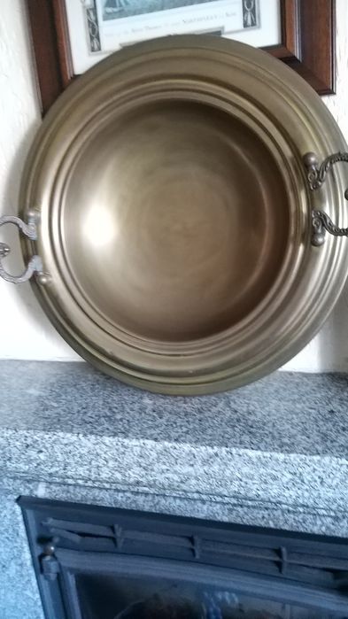 Vendo braseira, , em cobre,muito bem estimada, nunca usada