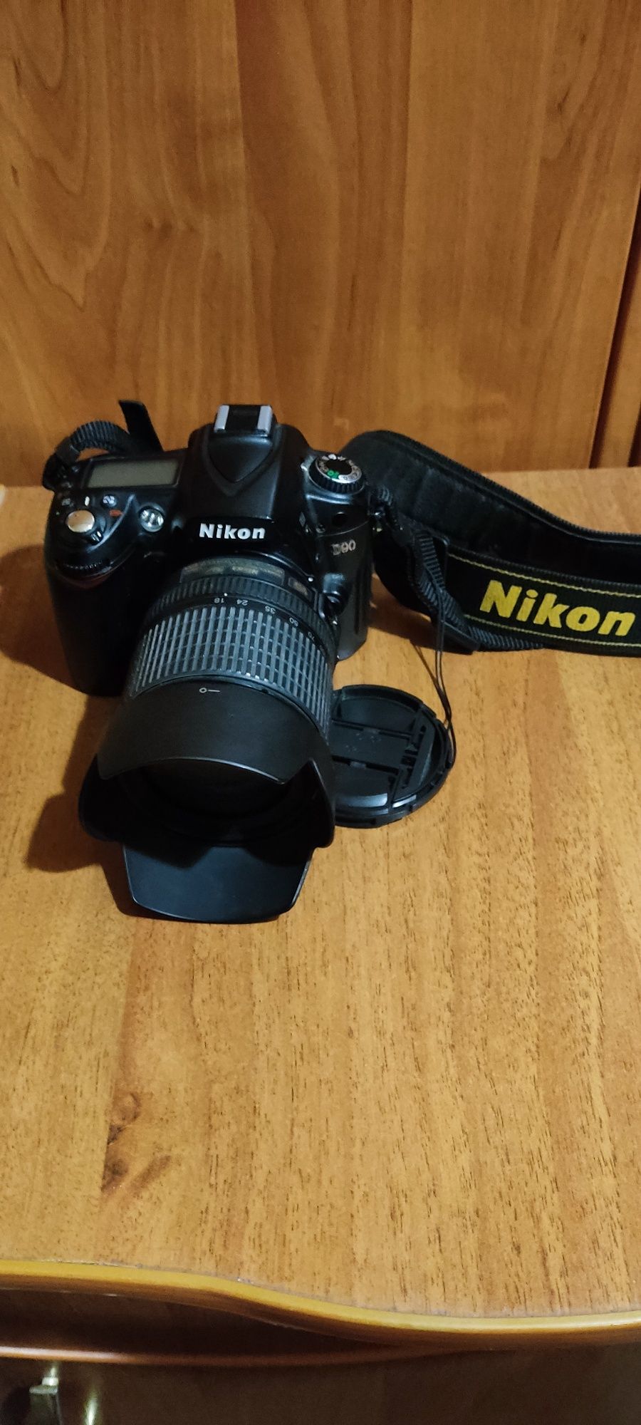 Профессиональный цифровой фотоаппарат Nikon D90