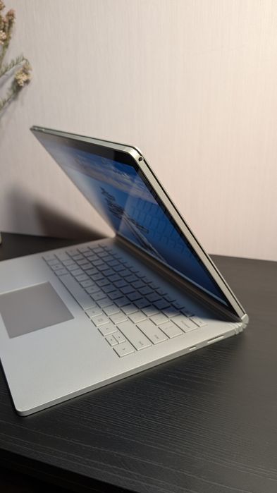 Microsoft surface book 3 13.5" i7-1065g7 16 ram 256 ssd iris plus 940