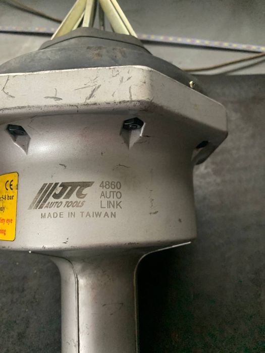 Съемник пыльников ШРУСа пневматический