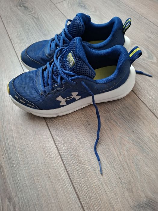 Кросівки Under Armour 37,5