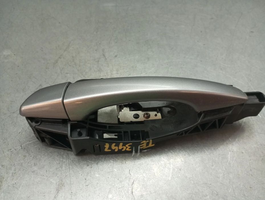 Puxador porta trás esquerdo PEUGEOT 3008 II (M_)