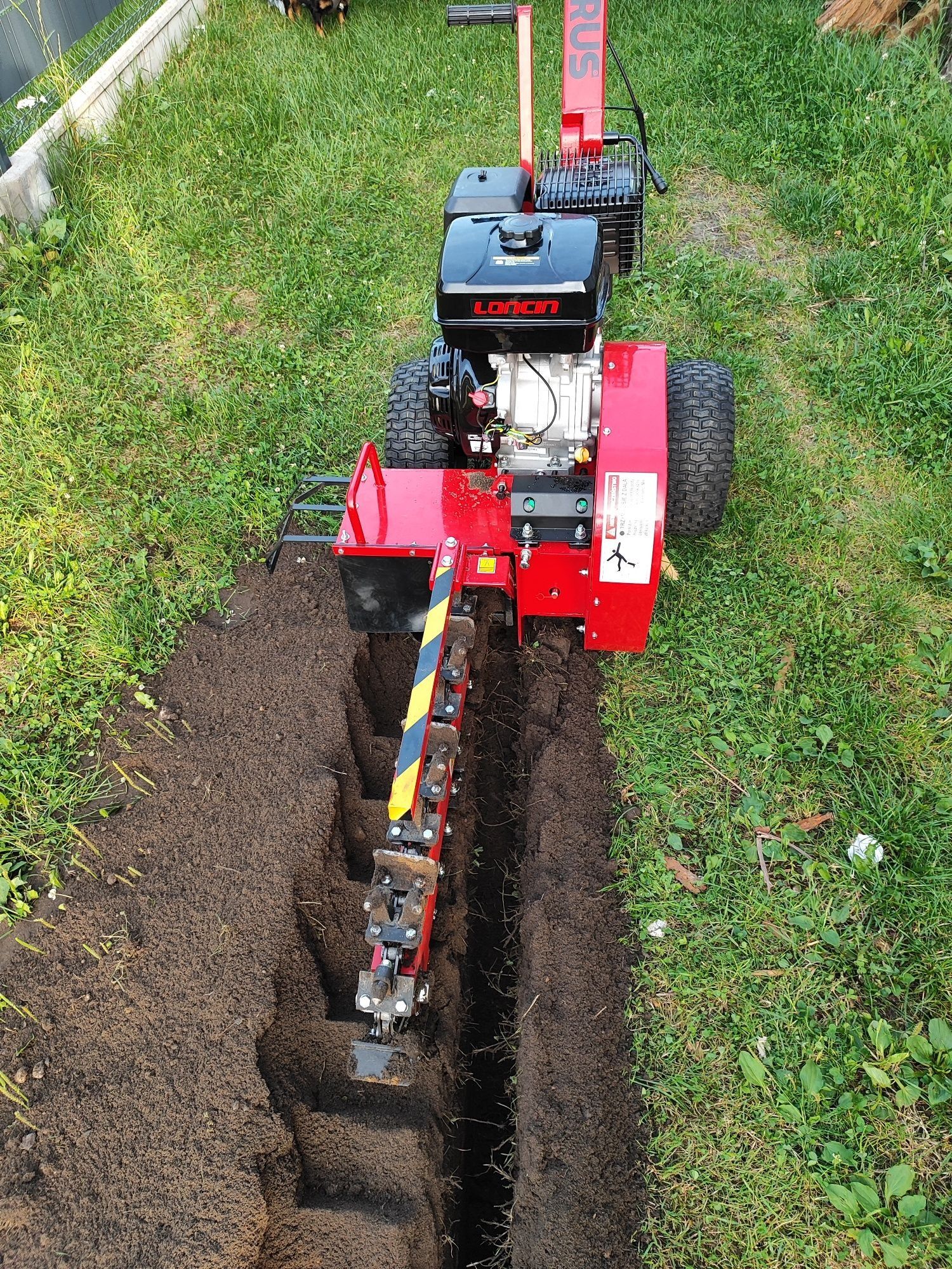 Aerator rurkowy wynajem, posypywarka do piasku / usługi