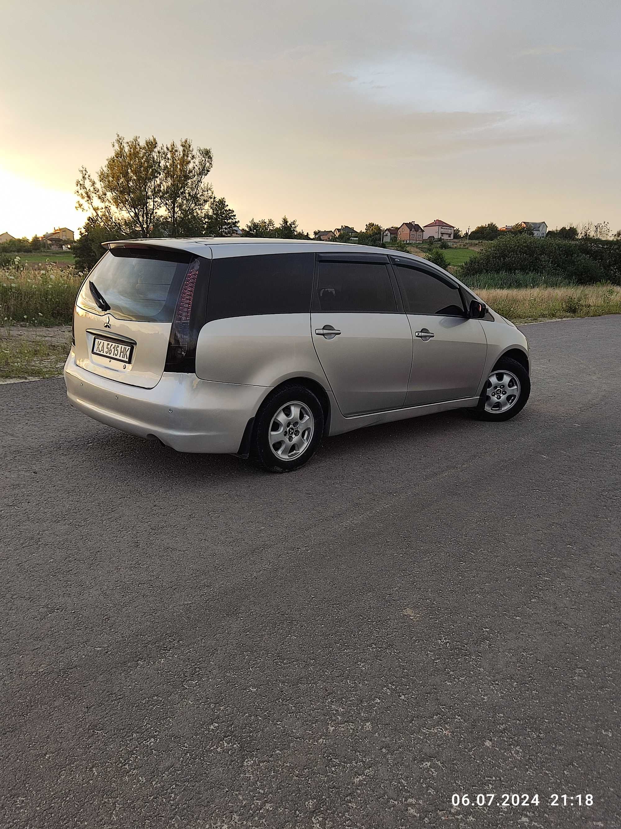 Mitsubishi grandis 2009