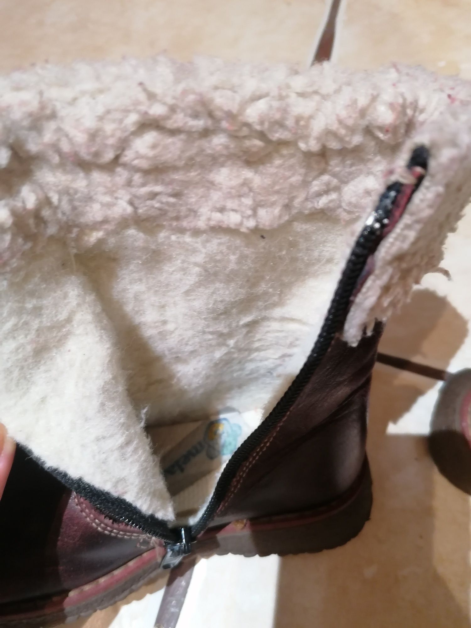 buty zimowe dla dziewczynki skórzane r. 26