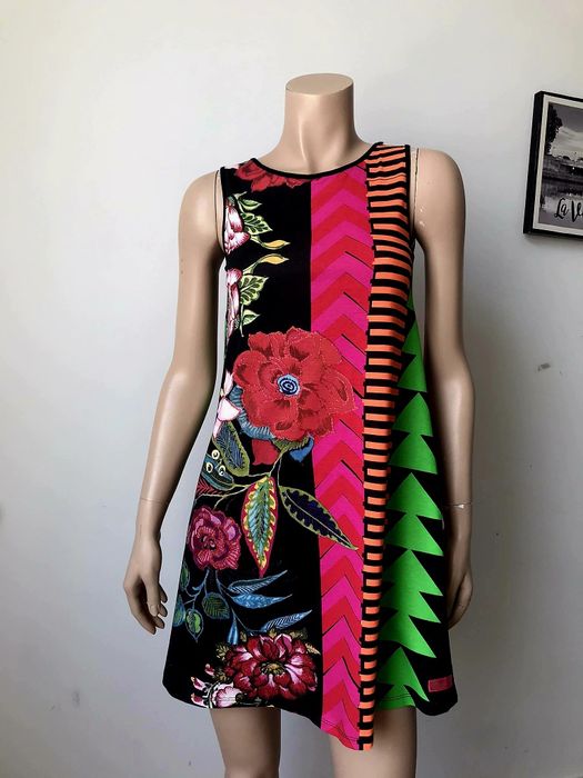 Desigual nowa sukienka XS/S(11-12)
rozmiar:11-12lat