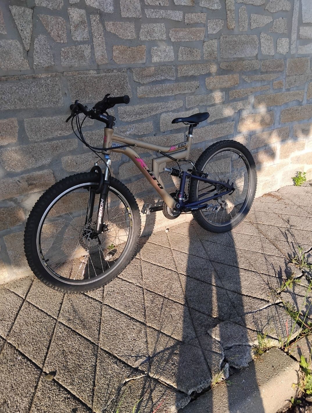Bicicleta suspensão total