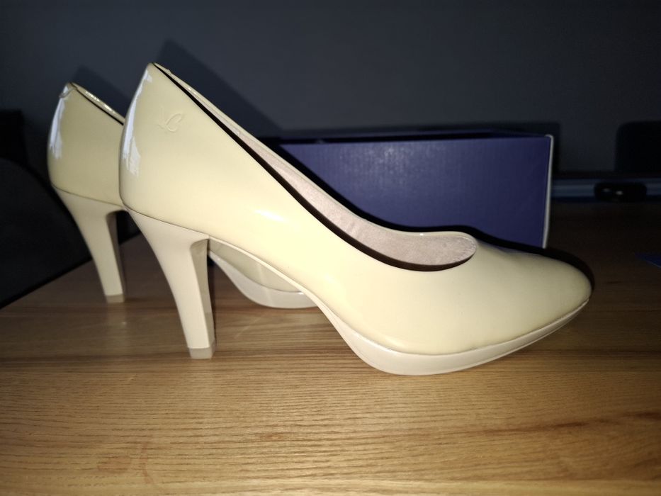 Туфлі жіночі нові з натуральної лакованої шкіри від німецького виробни
