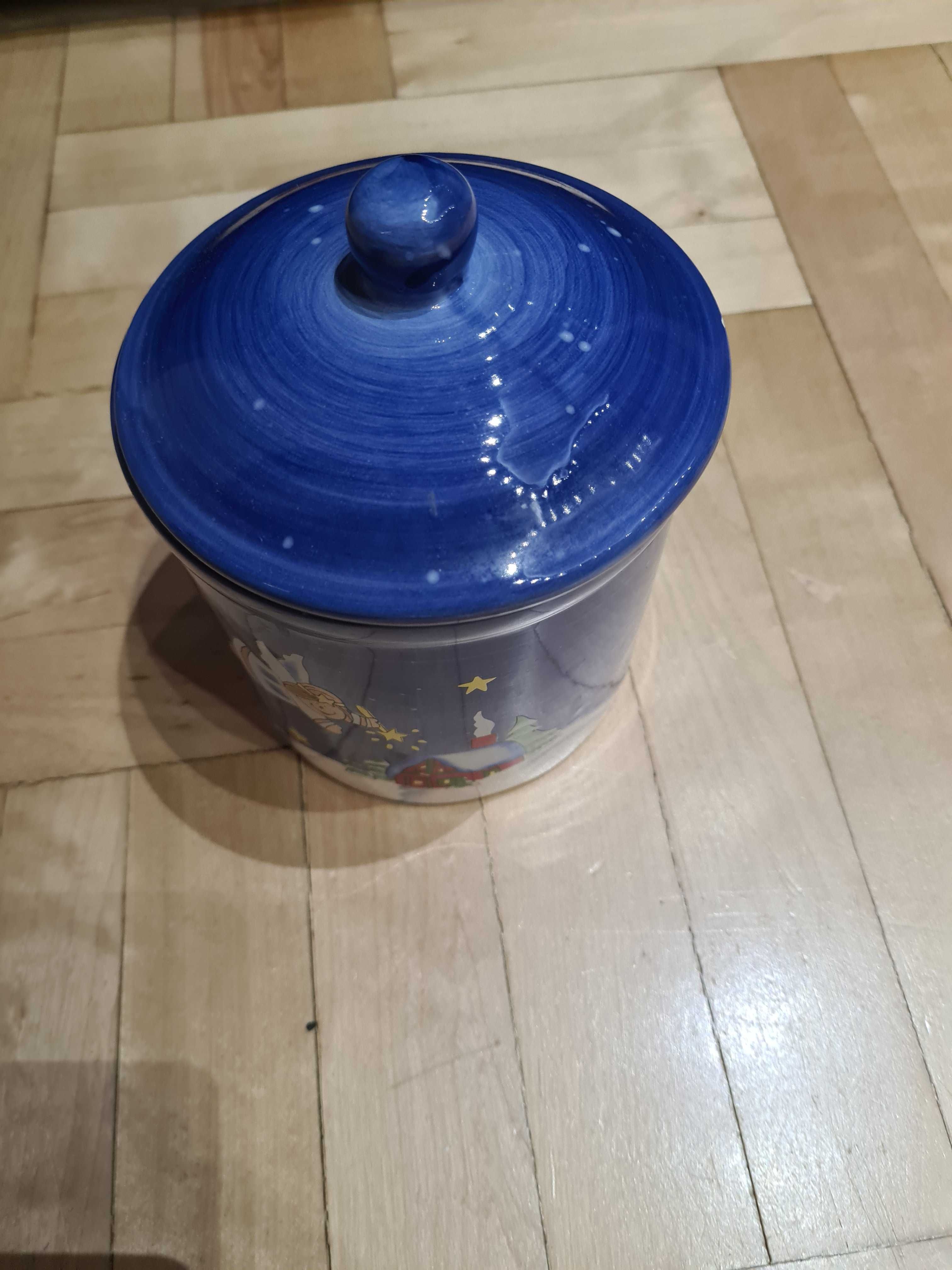 Porcelanowy, świąteczny pojemnik na ciastka lub inne łakocie