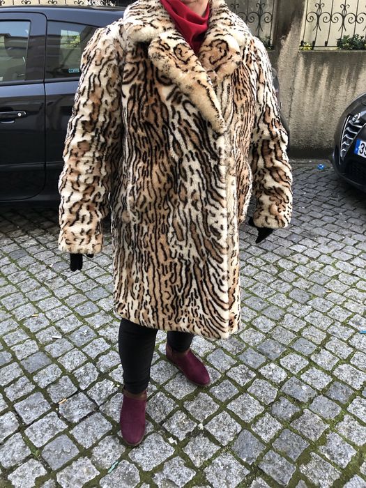 Casaco em pele artificial