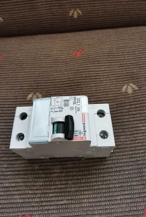 Wyłącznik różnicowoprądowy B16A 30MA LEGRAND
