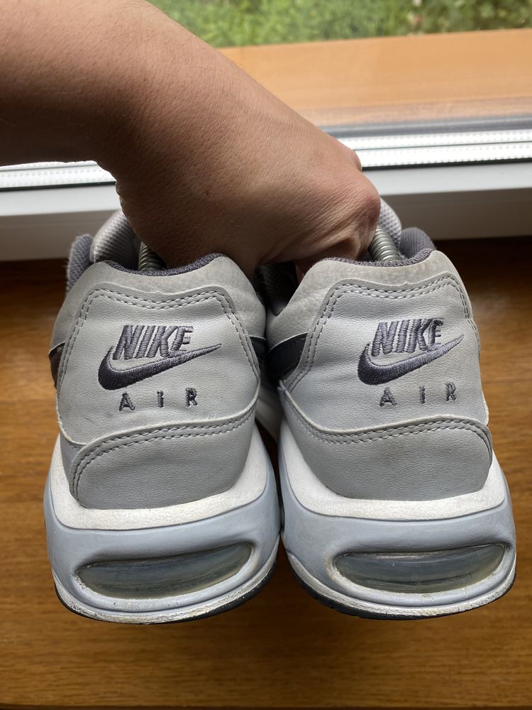 Nike AIR Max Command базові кросівки кроссовки спорт 41р найк