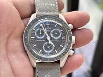Omega x Swatch SO33T103 - Pustynna Elegancja w Bioceramice