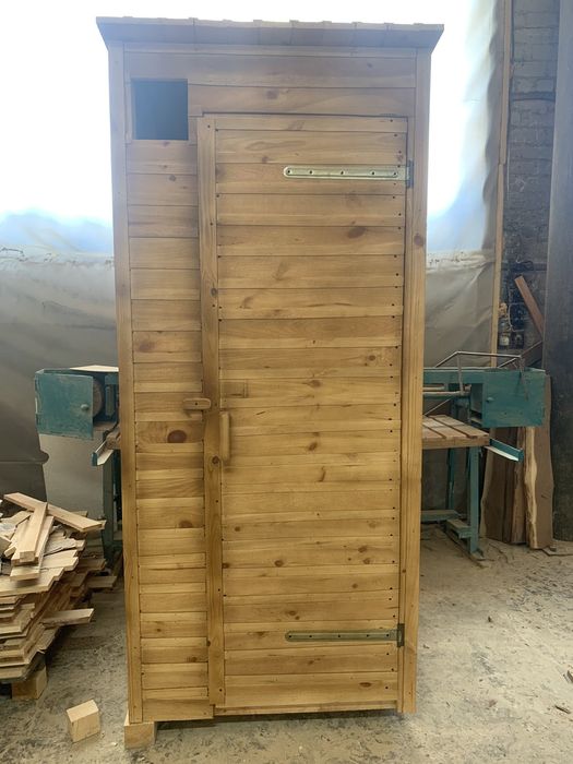 Туалет дерев'яний