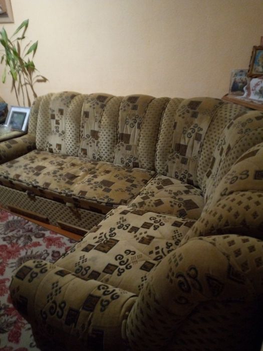 ТЕРМІНОВО продам м'який кутовий диван