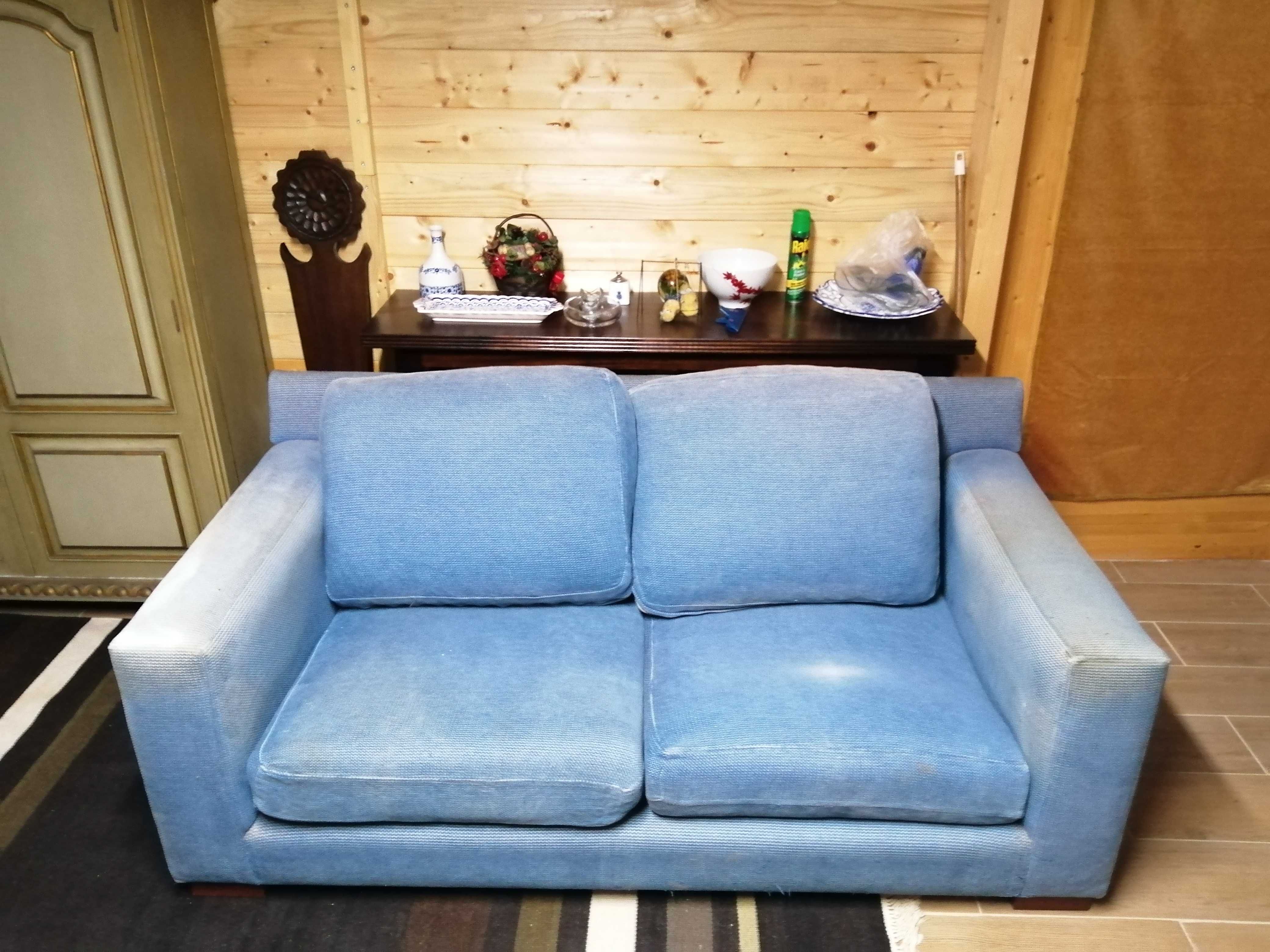 Sofá de sala azul
