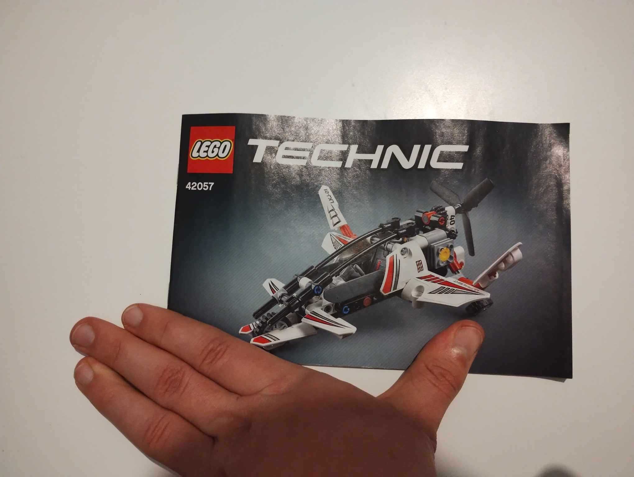 LEGO Technic 42057 Ultralekki śmigłowiec model 2 w 1