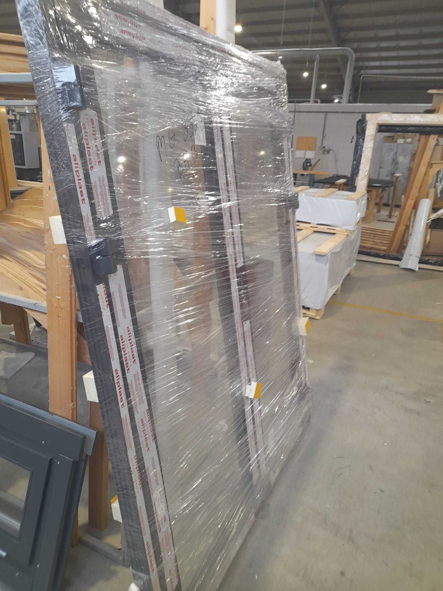 Wejściowe drzwi aluminiowe dwuskrzydłowe 160 x 200 cm