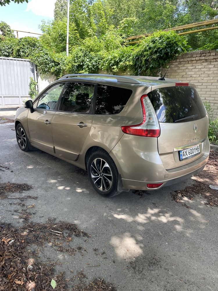 Продам Renault Grand Scenic III