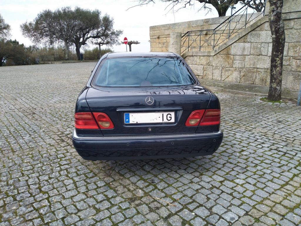 Mercedes Benz e250